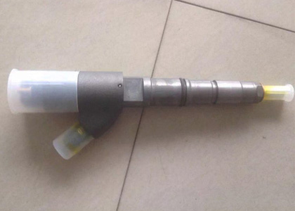 沃爾沃210BP發(fā)動(dòng)機(jī)噴油器